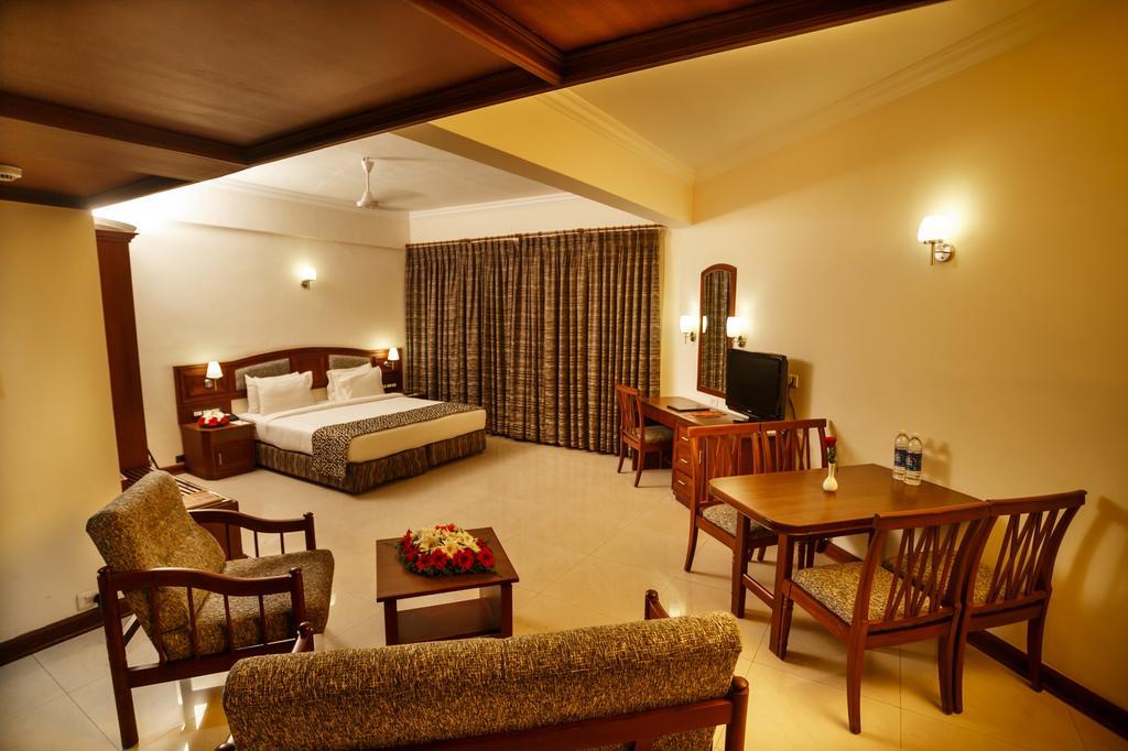 Hotel Elite Palazzo Kochi Bagian luar foto
