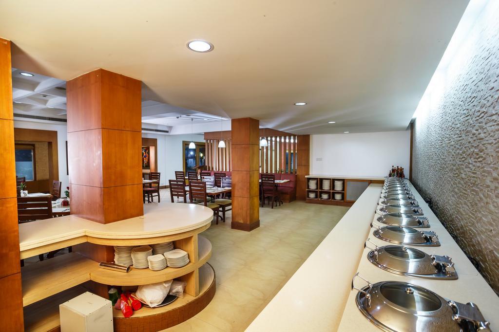 Hotel Elite Palazzo Kochi Bagian luar foto