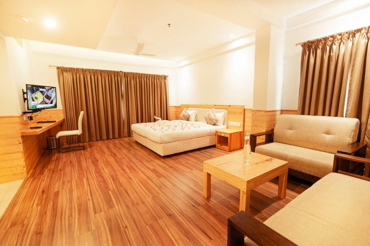 Hotel Elite Palazzo Kochi Bagian luar foto